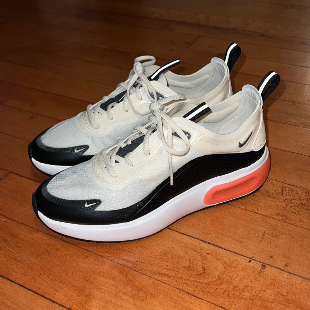 Nike Air Max Dia SE 'Pale Ivory'